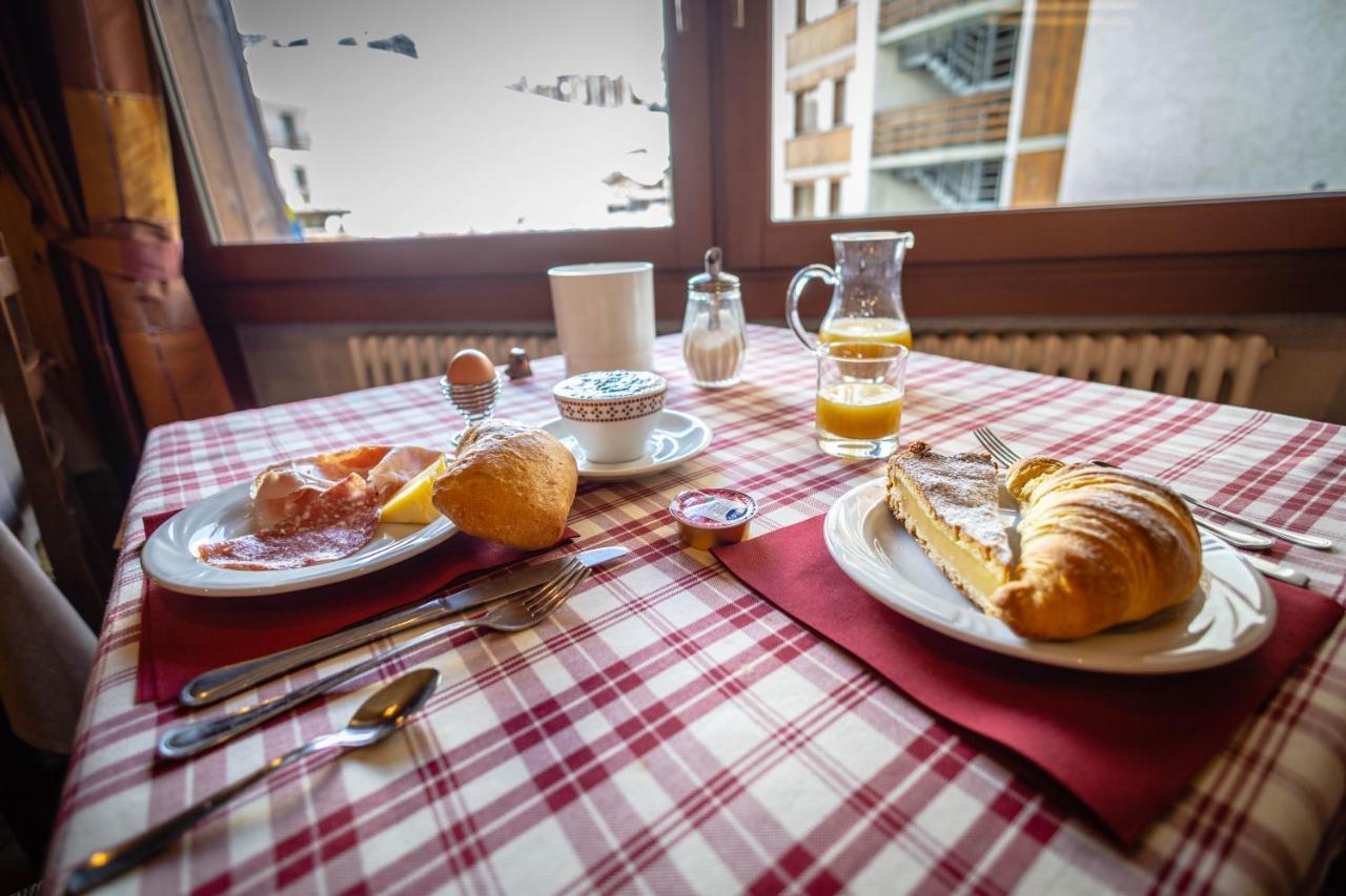 Hotel & Ristorante Serenella 브루일서비니아 외부 사진